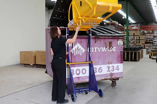 Liftmaster's Niftylift bin lifter and tipper has a full-swing motion